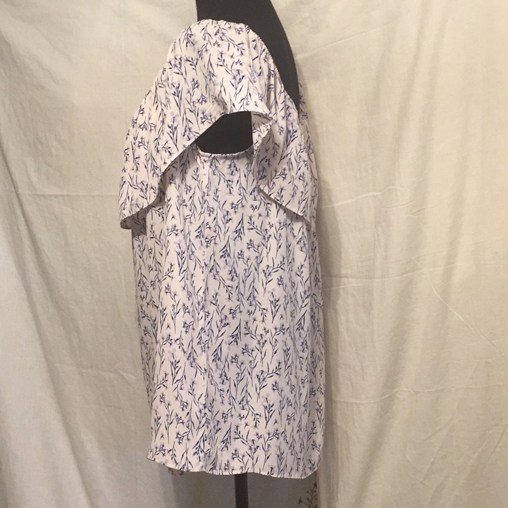 Blouse - Picture 2 of 8
